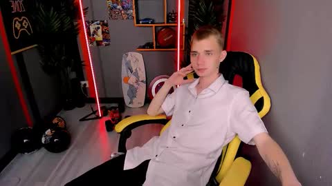 Snapshot of tim_blackk chatting on 11/05/25, 09:48 Tim online show from 11/05/25, 09:48