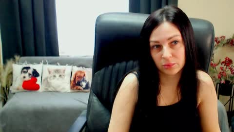 Snapshot of timeparadice chatting on 05/08/26, 07:36 Luisa online show from 05/08/26, 07:36