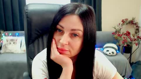 Snapshot of timeparadice chatting on 05/22/26, 07:59 Luisa online show from 05/22/26, 07:59