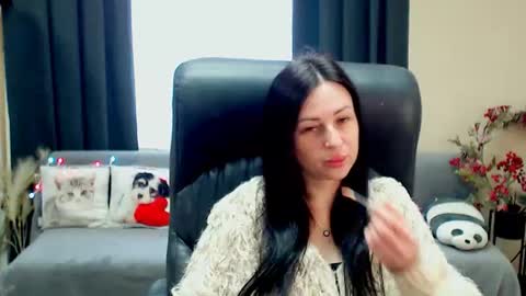 Snapshot of timeparadice chatting on 06/08/26, 07:53 Luisa online show from 06/08/26, 07:53