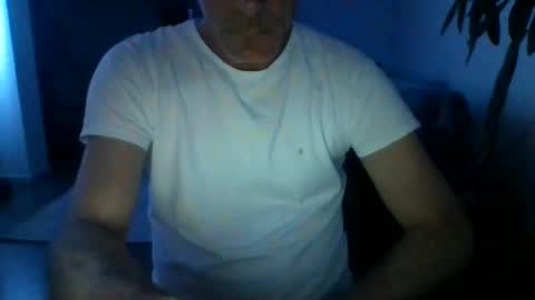 Snapshot of times20 chatting on 10/09/25, 01:14 times20 online show from 10/09/25, 01:14