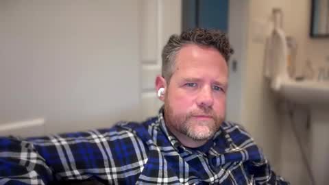 Snapshot of timjcali chatting on 11/05/25, 04:29 Tim online show from 11/05/25, 04:29