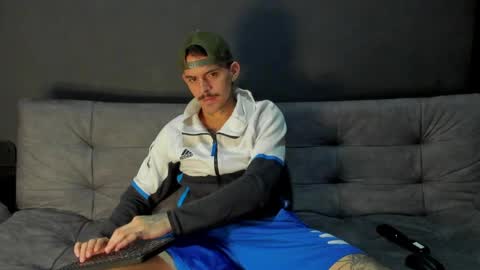 Snapshot of timothy_eliot chatting on 04/01/26, 09:10 wanna play bareback uncut colombian couple new twink bbk online show from 04/01/26, 09:10