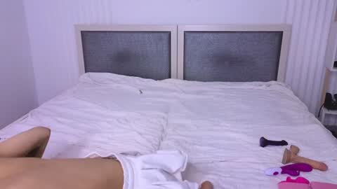 tina__kim online show from 01/30/25, 04:48