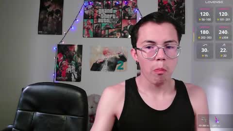 Snapshot of tina_n_charlie chatting on 01/28/25, 12:43 Tina N Charlie online show from 01/28/25, 12:43