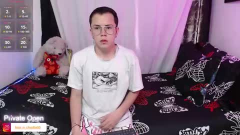 Snapshot of tina_n_charlie chatting on 09/16/25, 12:17 Tina N Charlie online show from 09/16/25, 12:17