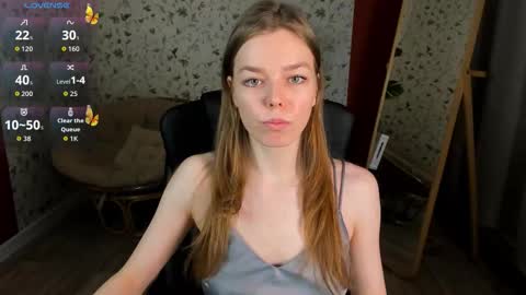 tina_tayllor__ online show from 12/21/25, 06:37