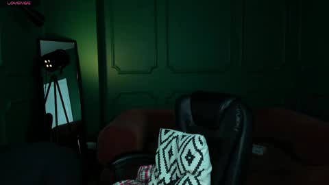 tina_tayllor__ online show from 06/05/26, 10:15