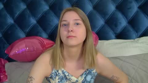 TinaBurton online show from 04/01/26, 04:26