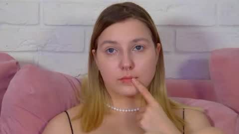Snapshot of tinaburton chatting on 07/09/26, 04:44 TinaBurton online show from 07/09/26, 04:44