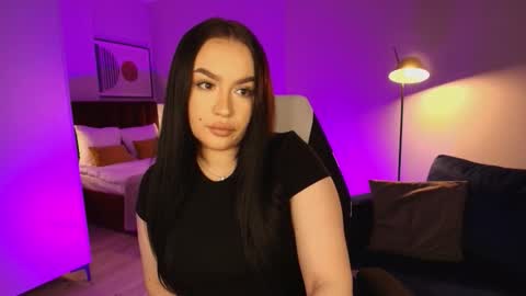 hi im curvy babyface girlie Tina online show from 02/12/26, 08:20