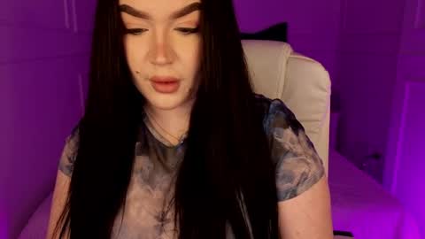 hi im curvy babyface girlie Tina online show from 04/09/26, 07:25