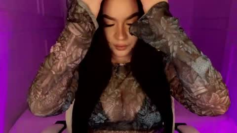 hi im curvy babyface girlie Tina online show from 04/11/26, 07:02