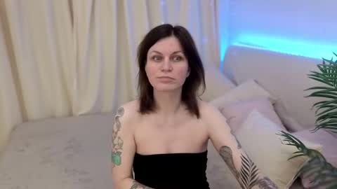 TinaMelt online show from 11/09/25, 07:23