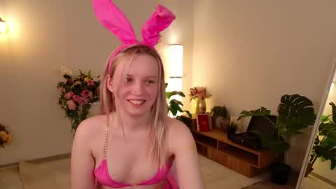 Snapshot of tinasiner chatting on 04/01/26, 02:03 tinasiner online show from 04/01/26, 02:03