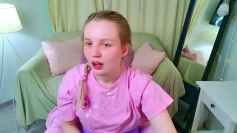 Snapshot of tinasiner chatting on 04/11/26, 03:16 tinasiner online show from 04/11/26, 03:16