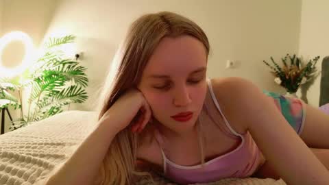 Snapshot of tinasiner chatting on 04/26/26, 03:42 tinasiner online show from 04/26/26, 03:42