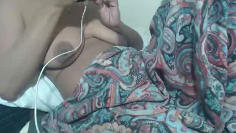 Snapshot of tinaxxxpetite chatting on 06/10/26, 03:39 Tina online show from 06/10/26, 03:39