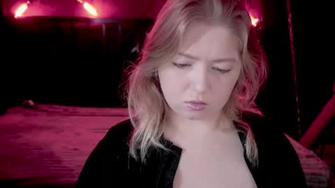 TinkerrBelll online show from 10/19/25, 07:14