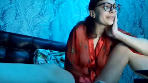 Snapshot of tinna07 chatting on 06/06/26, 10:03 tinna07 online show from 06/06/26, 10:03