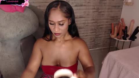 Tinna Goddess online show from 12/20/25, 02:57