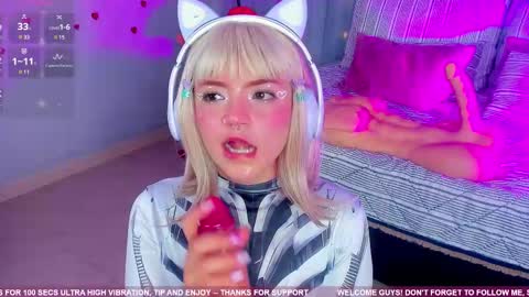 Emmy  blue berry1 online show from 02/17/25, 06:48