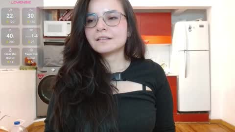 Snapshot of tiny_caroline chatting on 01/29/25, 02:19 Tiny Caroline online show from 01/29/25, 02:19