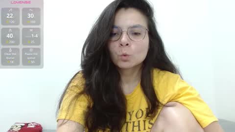 Snapshot of tiny_caroline chatting on 02/10/25, 06:09 Tiny Caroline online show from 02/10/25, 06:09