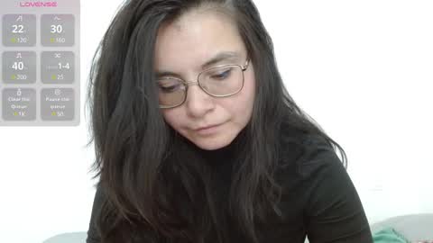 Snapshot of tiny_caroline chatting on 02/14/25, 01:56 Tiny Caroline online show from 02/14/25, 01:56