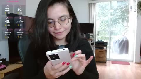 Snapshot of tiny_caroline chatting on 11/11/25, 09:37 Tiny Caroline online show from 11/11/25, 09:37