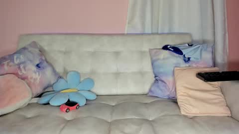 tiny_cora online show from 02/10/25, 07:49