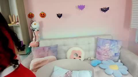 tiny_cora online show from 10/06/25, 04:26