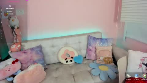 tiny_cora online show from 12/05/25, 04:36