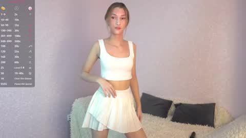 Snapshot of tiny_lilyy chatting on 10/10/25, 07:29 Lily online show from 10/10/25, 07:29