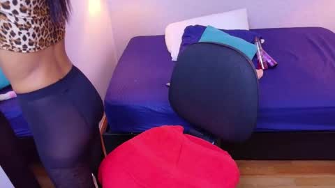 tiny_sarah1 online show from 03/29/26, 07:08