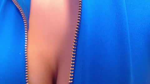 tiny_whore18 online show from 10/21/25, 03:57