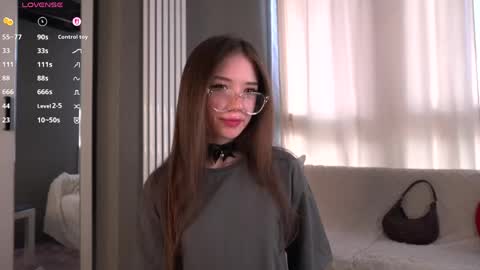 Snapshot of tinyanie chatting on 06/08/26, 03:12 Annie online show from 06/08/26, 03:12
