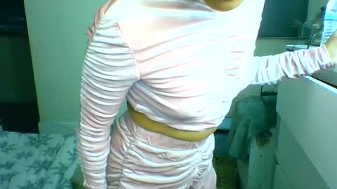 Snapshot of tinyasian911718 chatting on 12/09/24, 01:02 Tinyasian911718 sweetinyasian instagram online show from 12/09/24, 01:02