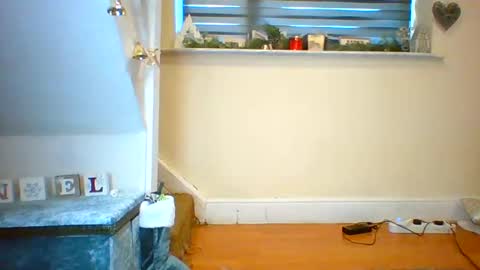 Snapshot of tinyasian911718 chatting on 12/16/24, 02:16 Tinyasian911718 sweetinyasian instagram online show from 12/16/24, 02:16