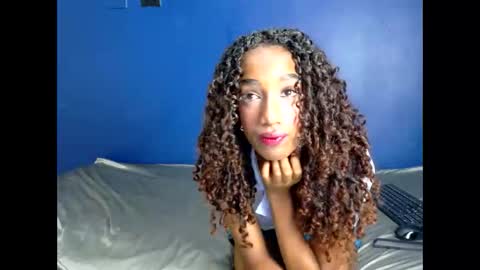 Snapshot of tinycasey18 chatting on 04/17/26, 09:07 Tip us ask our names online show from 04/17/26, 09:07