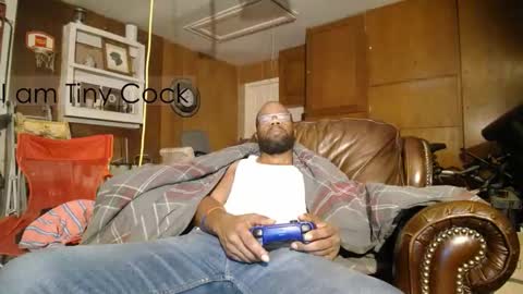 tinycock_1979 online show from 11/22/25, 11:53