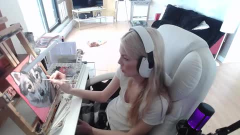 stage Kylie Sinner  brand CLITBAIT online show from 02/05/25, 03:52