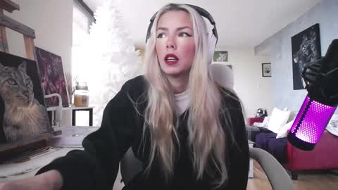 stage Kylie Sinner  brand CLITBAIT online show from 01/17/26, 08:01