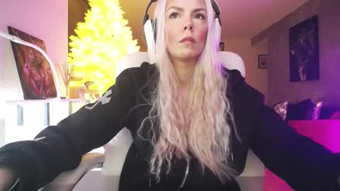 stage Kylie Sinner  brand CLITBAIT online show from 02/03/26, 10:48