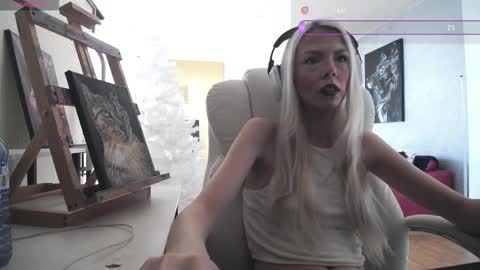 stage Kylie Sinner  brand CLITBAIT online show from 02/15/26, 03:42