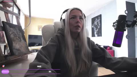 stage Kylie Sinner  brand CLITBAIT online show from 03/05/26, 04:14