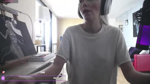 stage Kylie Sinner  brand CLITBAIT online show from 04/15/26, 06:04