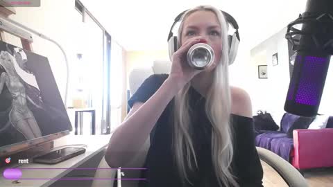 stage Kylie Sinner  brand CLITBAIT online show from 05/02/26, 08:14