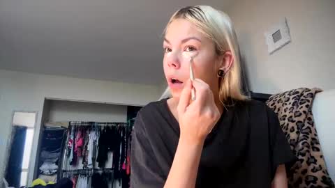 stage Kylie Sinner  brand CLITBAIT online show from 05/24/26, 02:11