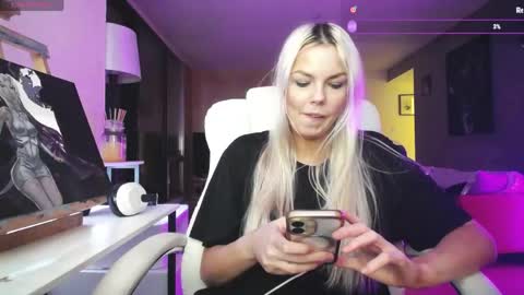 stage Kylie Sinner  brand CLITBAIT online show from 06/05/26, 03:02